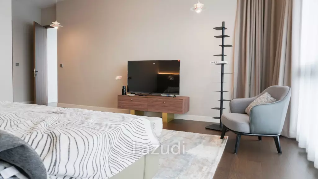 4 Beds 6 Baths 344 SQ.M BuGaan Krungthep Kreetha