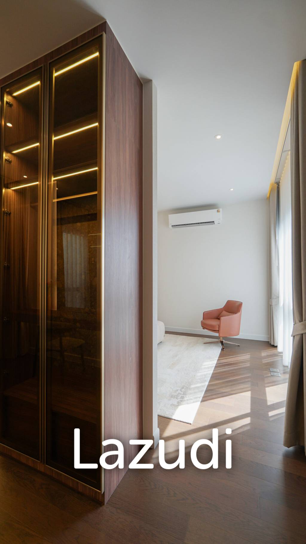 4 Beds 6 Baths 344 SQ.M BuGaan Krungthep Kreetha
