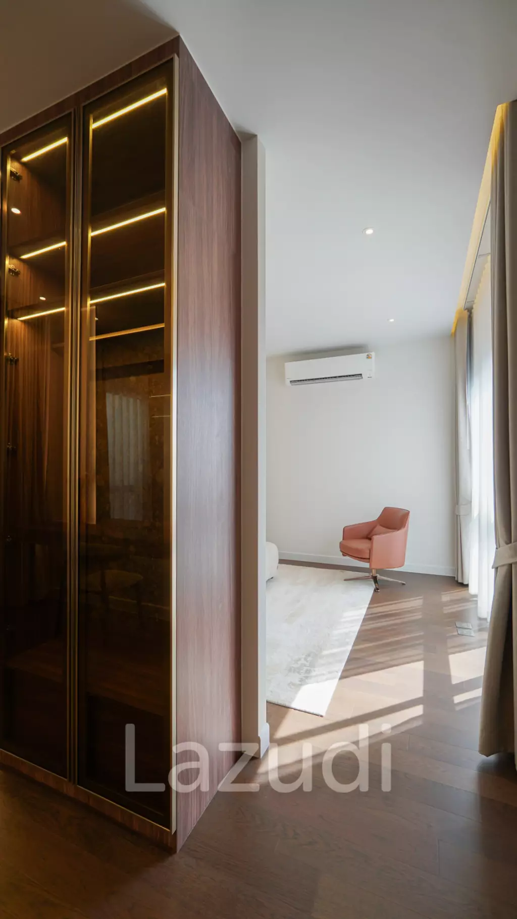 4 Beds 6 Baths 344 SQ.M BuGaan Krungthep Kreetha