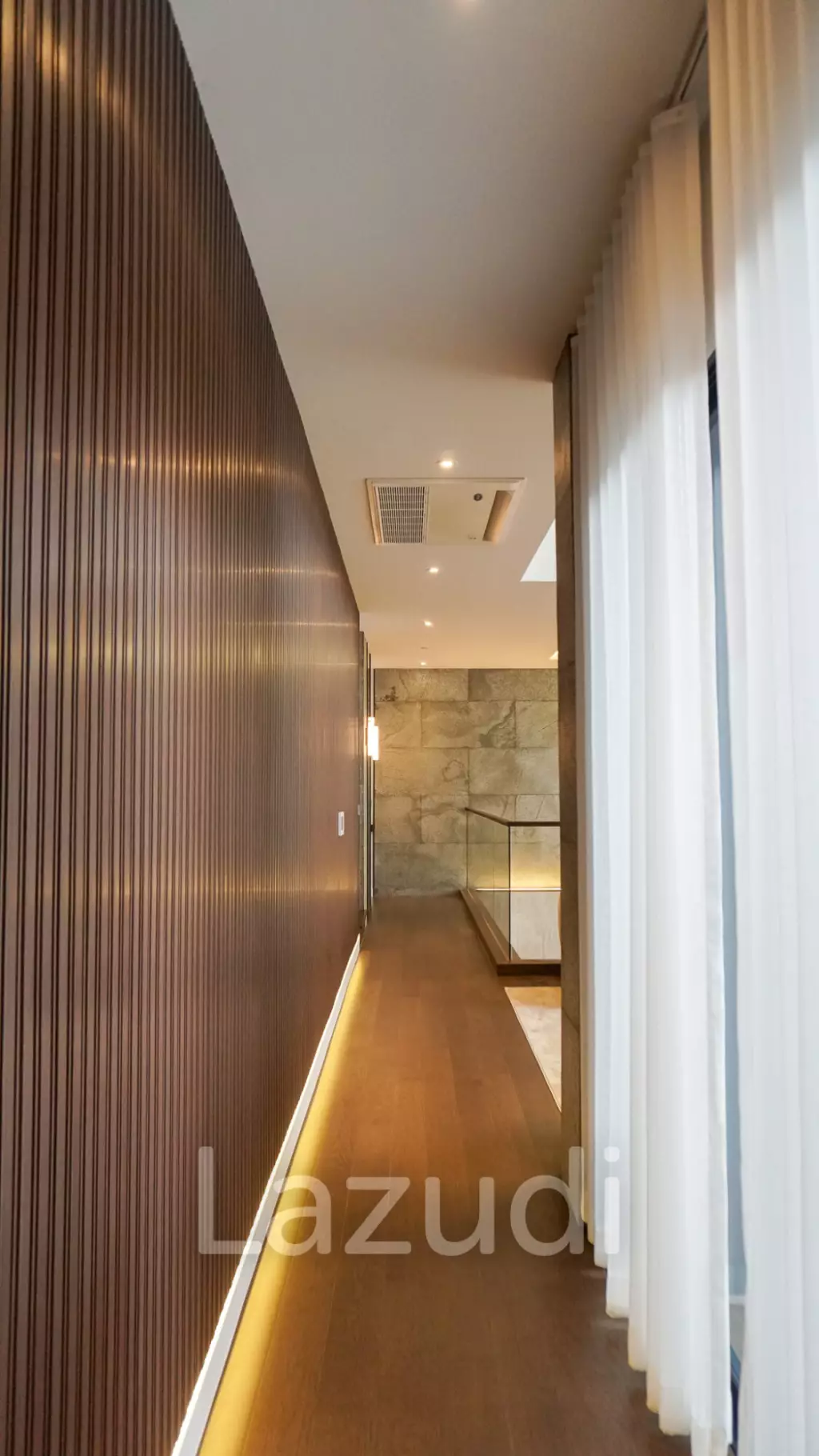 4 Beds 6 Baths 344 SQ.M BuGaan Krungthep Kreetha