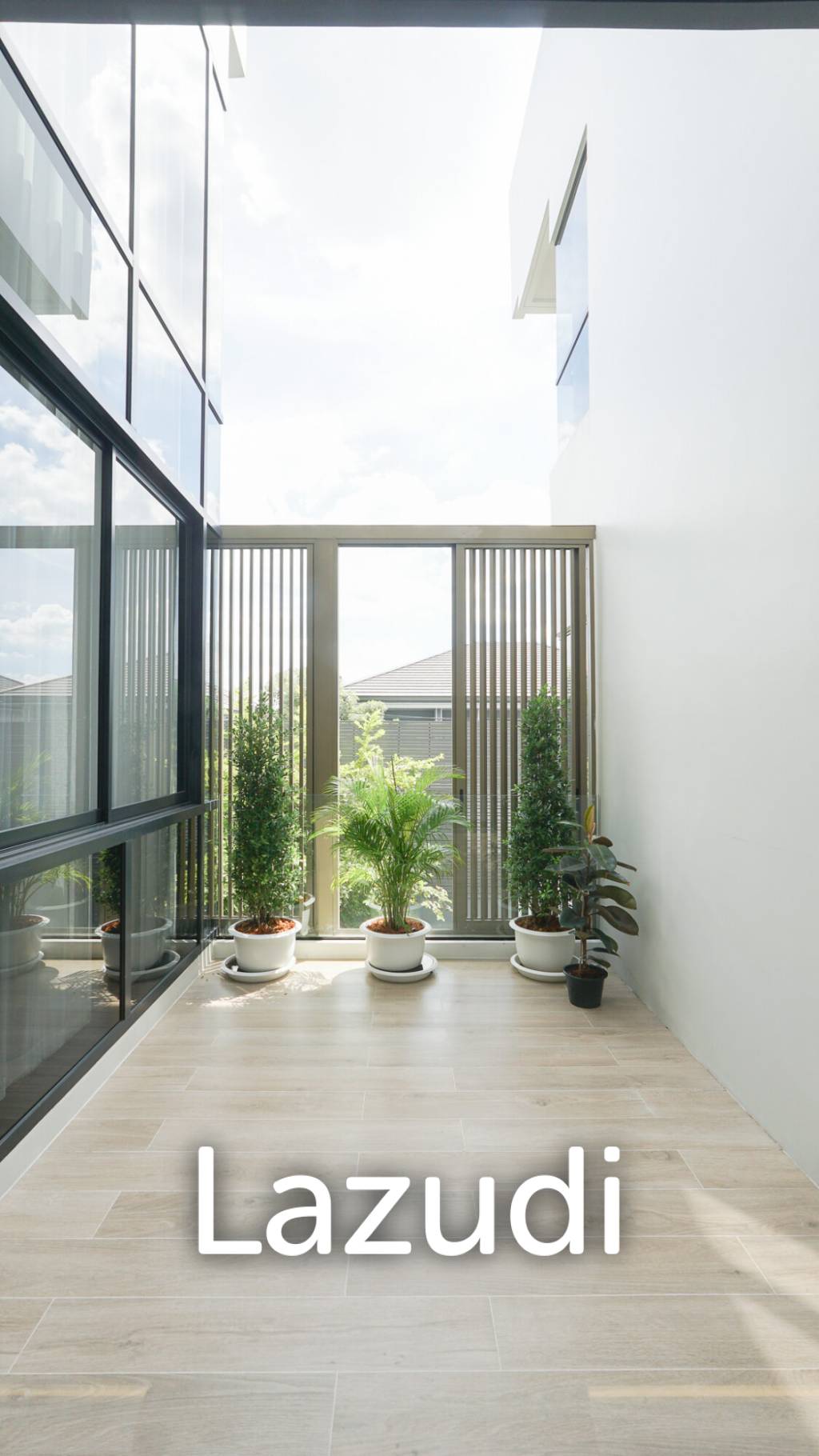 4 Beds 6 Baths 344 SQ.M BuGaan Krungthep Kreetha