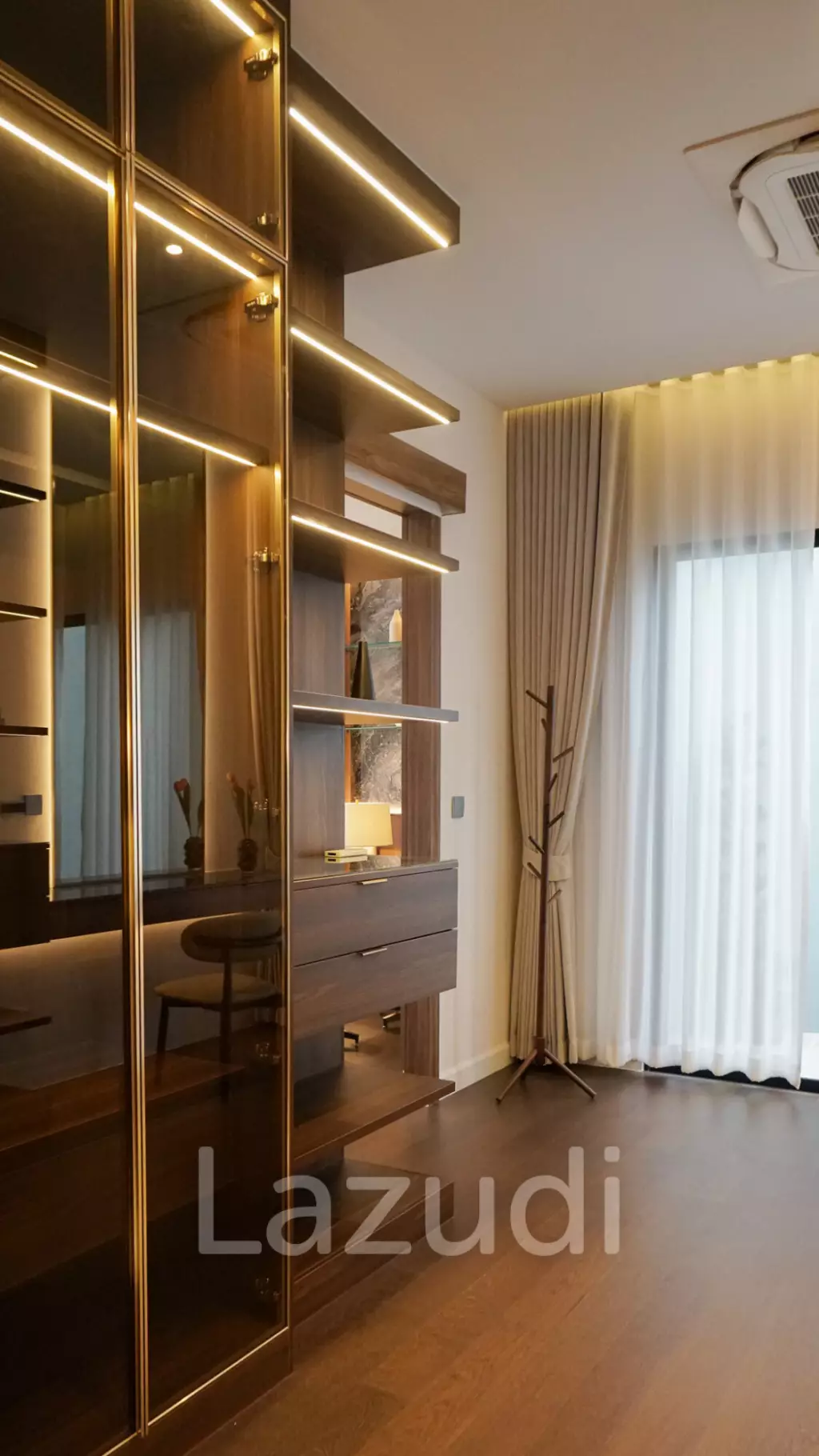 4 Beds 6 Baths 344 SQ.M BuGaan Krungthep Kreetha