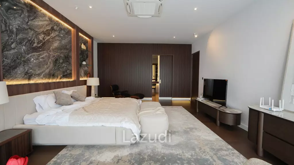 4 Beds 6 Baths 344 SQ.M BuGaan Krungthep Kreetha