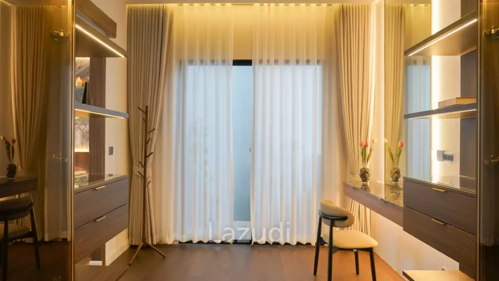 4 Beds 6 Baths 344 SQ.M BuGaan Krungthep Kreetha