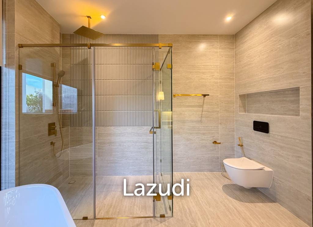 4 Beds 6 Baths 344 SQ.M BuGaan Krungthep Kreetha