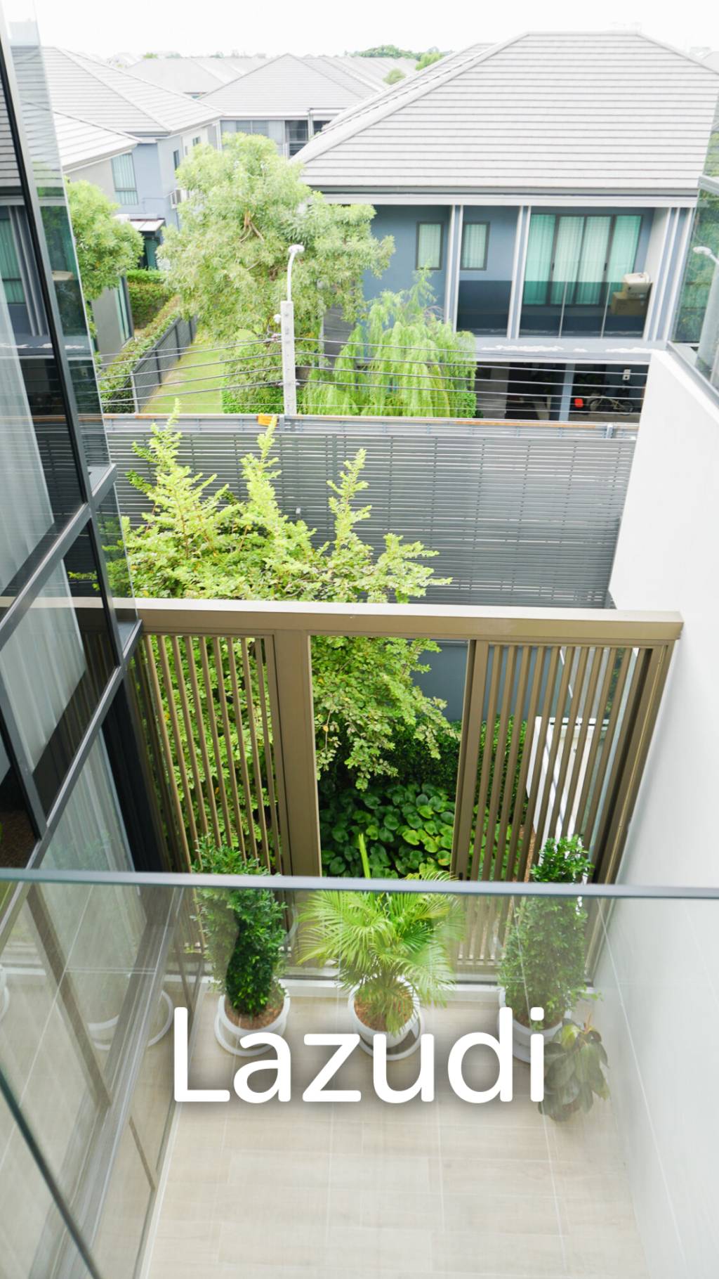 4 Beds 6 Baths 344 SQ.M BuGaan Krungthep Kreetha