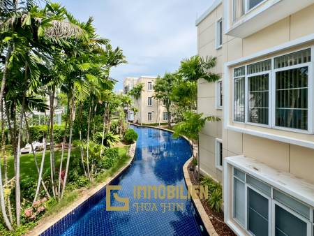 150 qm Wohnfläche / modernes Design / große Poolanlage