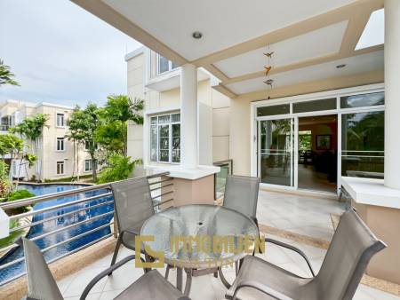 150 qm Wohnfläche / modernes Design / große Poolanlage