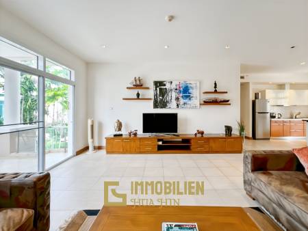 150 qm Wohnfläche / modernes Design / große Poolanlage