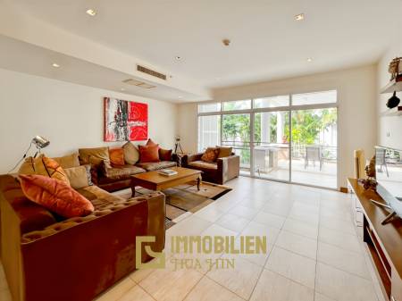 150 qm Wohnfläche / modernes Design / große Poolanlage