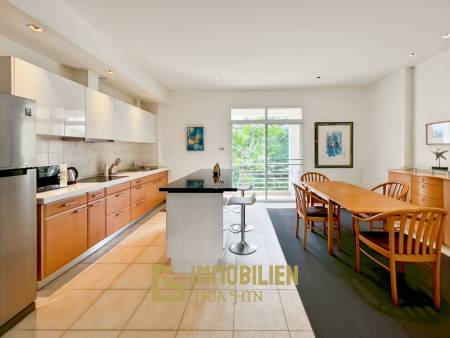 150 qm Wohnfläche / modernes Design / große Poolanlage