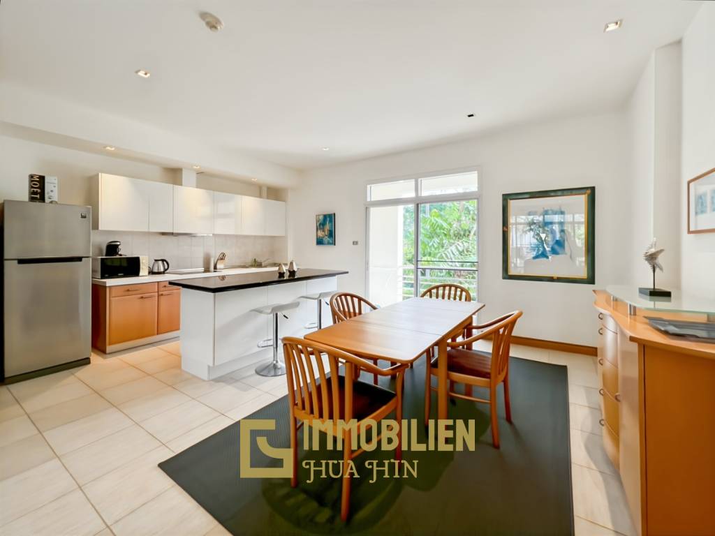 150 qm Wohnfläche / modernes Design / große Poolanlage