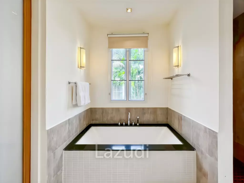 Spacious 2 Bedroom Freehold Condo in Cha-Am Blue Lagoon