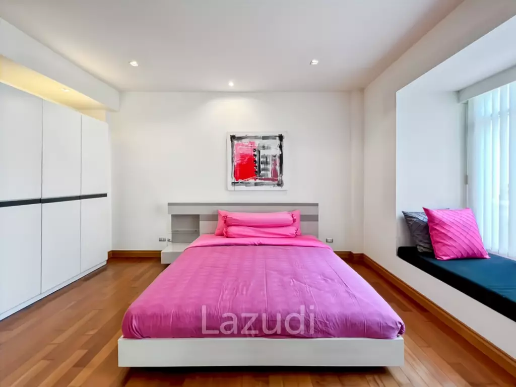 Spacious 2 Bedroom Freehold Condo in Cha-Am Blue Lagoon