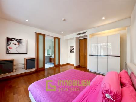 150 qm Wohnfläche / modernes Design / große Poolanlage