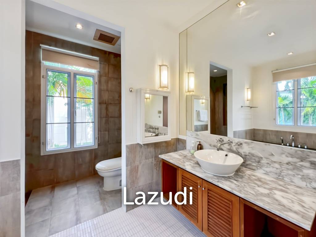 Spacious 2 Bedroom Freehold Condo in Cha-Am Blue Lagoon