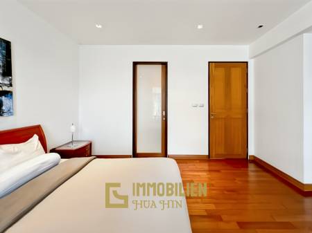 150 qm Wohnfläche / modernes Design / große Poolanlage