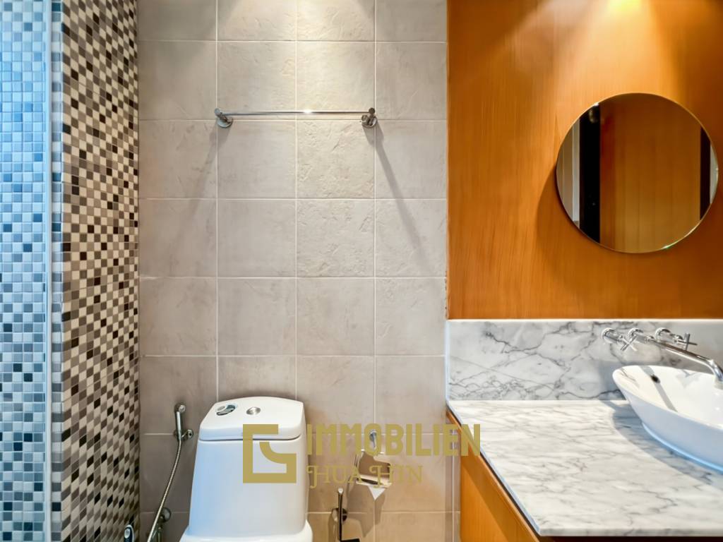 150 qm Wohnfläche / modernes Design / große Poolanlage