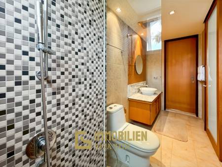 150 qm Wohnfläche / modernes Design / große Poolanlage