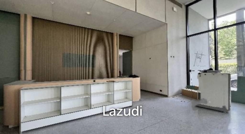 Retail Space in Modern Tait 12 Development
