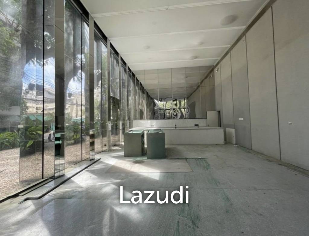 Retail Space in Modern Tait 12 Development