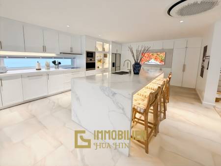 Brandneu / 4 Schlafzimmer / 10 m x 5 m Pool