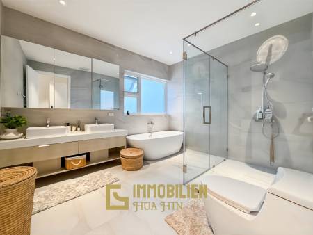 Brandneu / 4 Schlafzimmer / 10 m x 5 m Pool