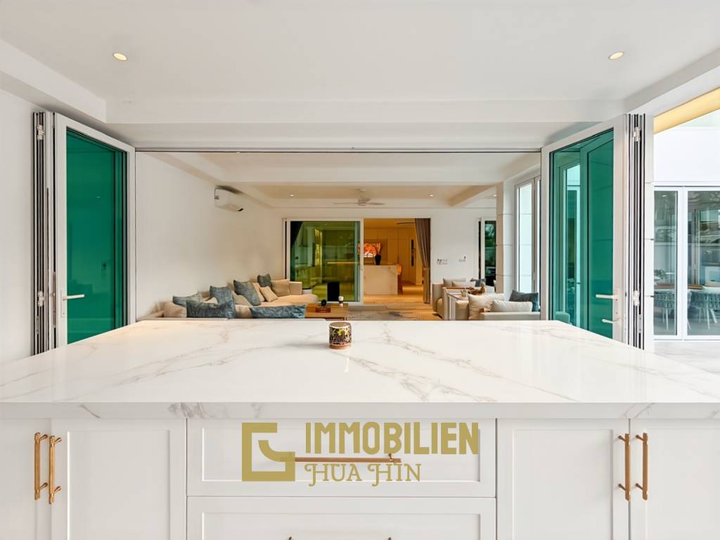 Brandneu / 4 Schlafzimmer / 10 m x 5 m Pool