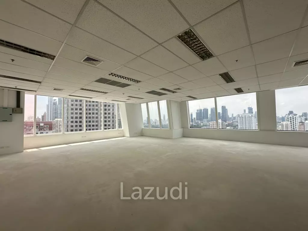 Spacious Office Space in Interchange 21 Bangkok