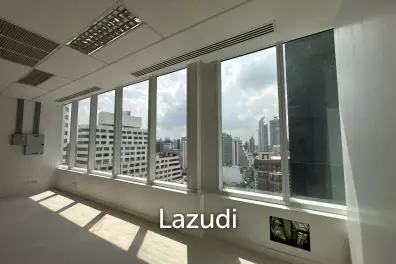 Spacious Office Space in Interchange 21 Bangkok