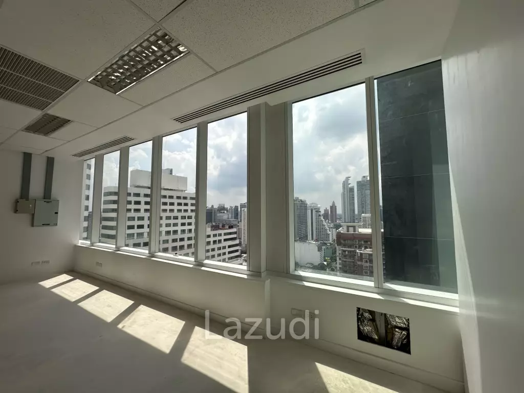 Spacious Office Space in Interchange 21 Bangkok