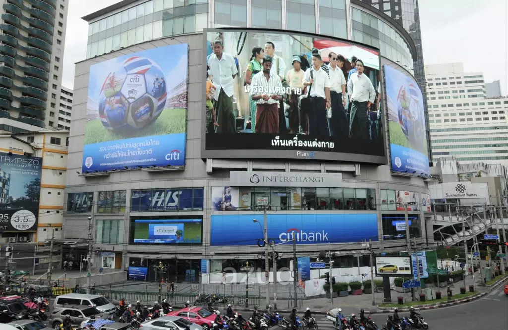 Spacious Office Space in Interchange 21 Bangkok