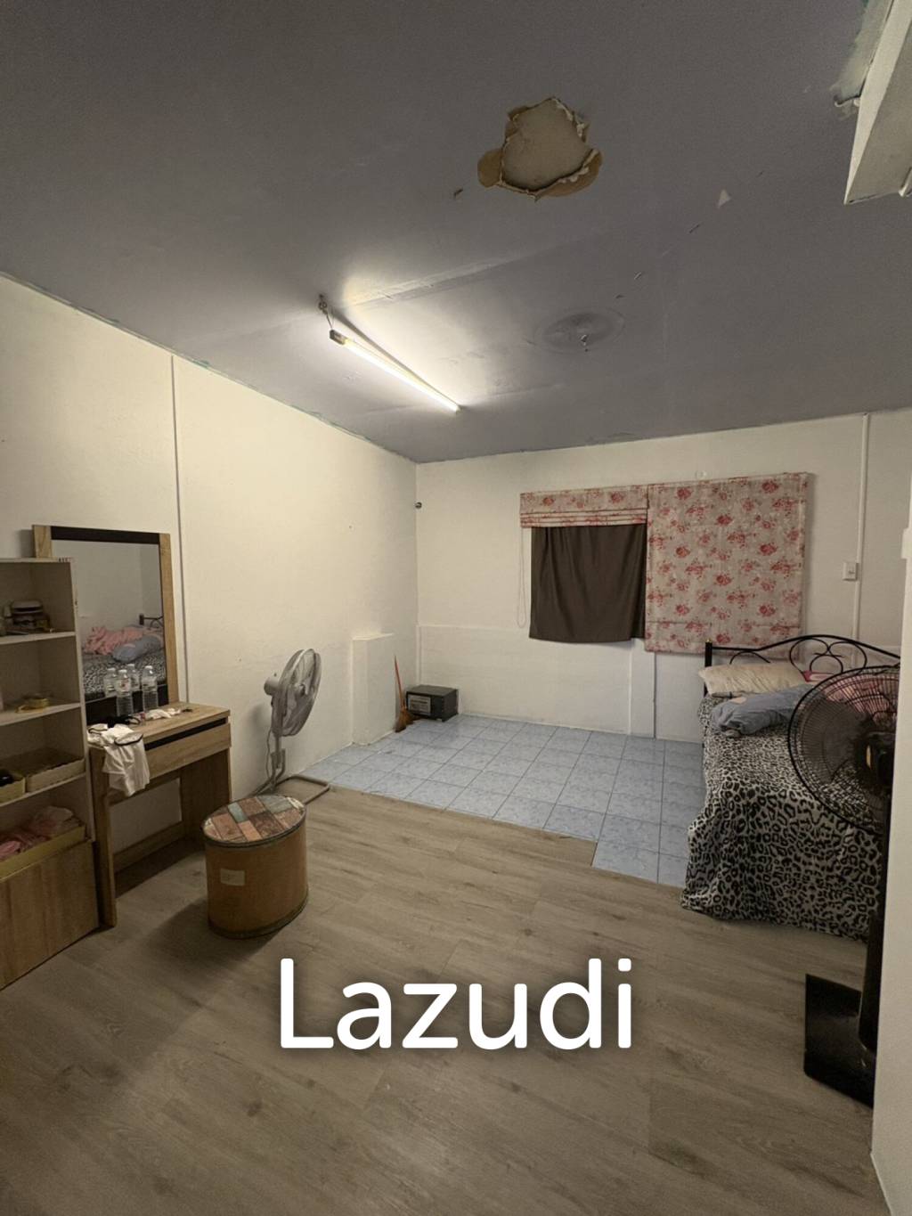 3 Bed 4 Bath 273 SQ.M. Building In Thepprasit