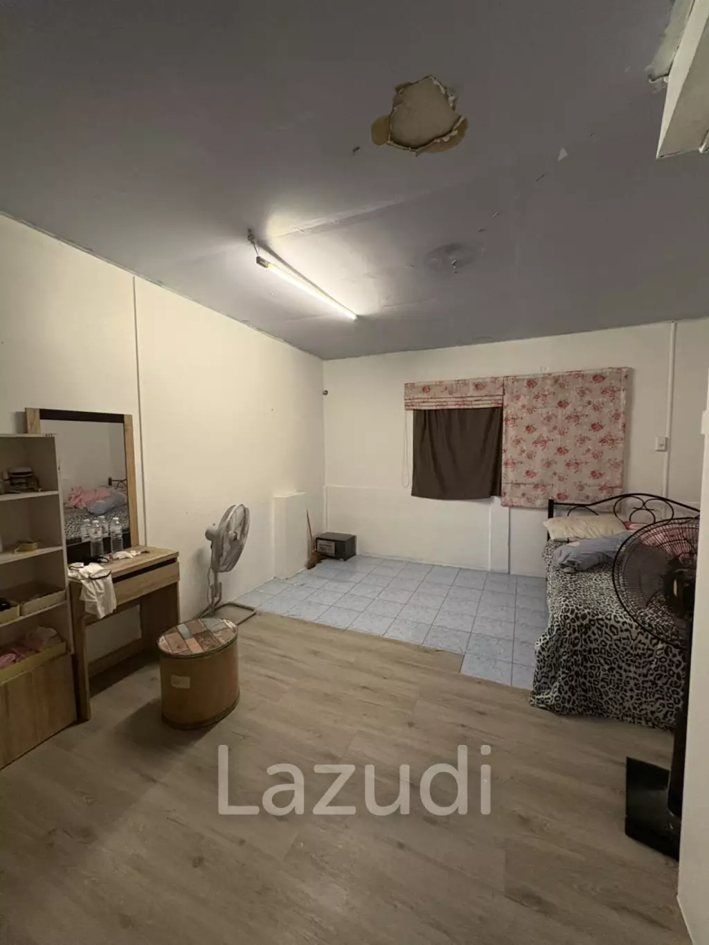 3 Bed 4 Bath 273 SQ.M. Building In Thepprasit
