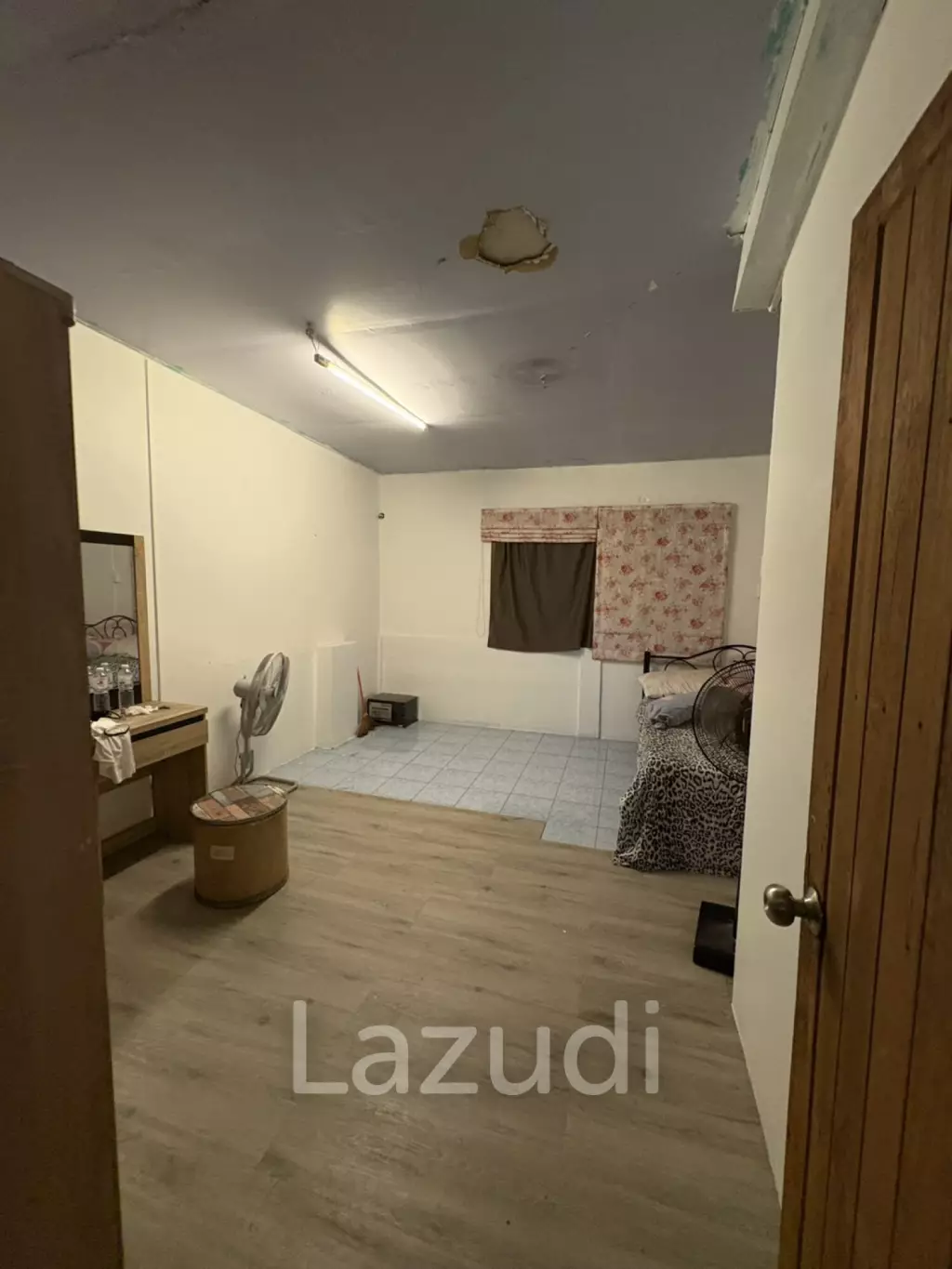 3 Bed 4 Bath 273 SQ.M. Building In Thepprasit