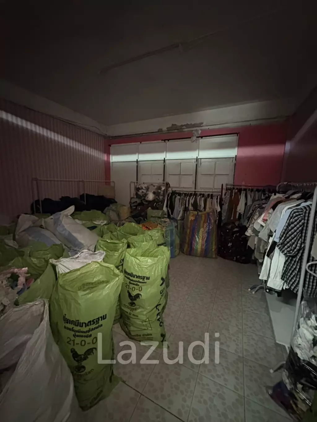 3 Bed 4 Bath 273 SQ.M. Building In Thepprasit
