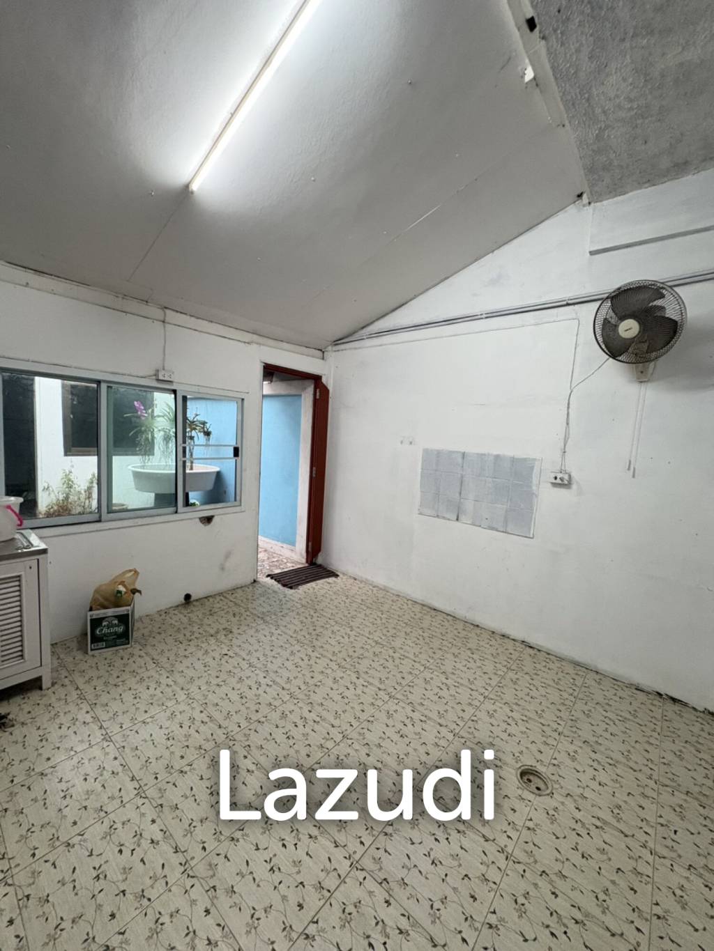 3 Bed 4 Bath 273 SQ.M. Building In Thepprasit