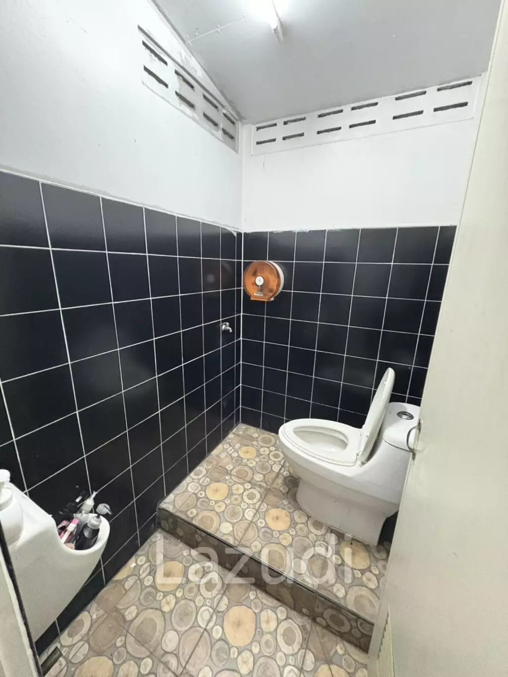 3 Bed 4 Bath 273 SQ.M. Building In Thepprasit