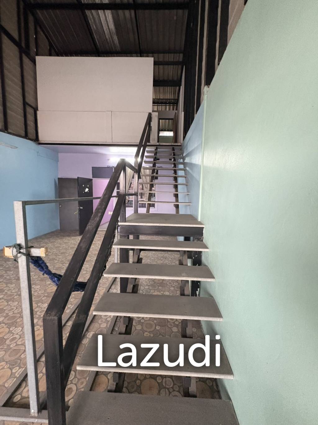 3 Bed 4 Bath 273 SQ.M. Building In Thepprasit