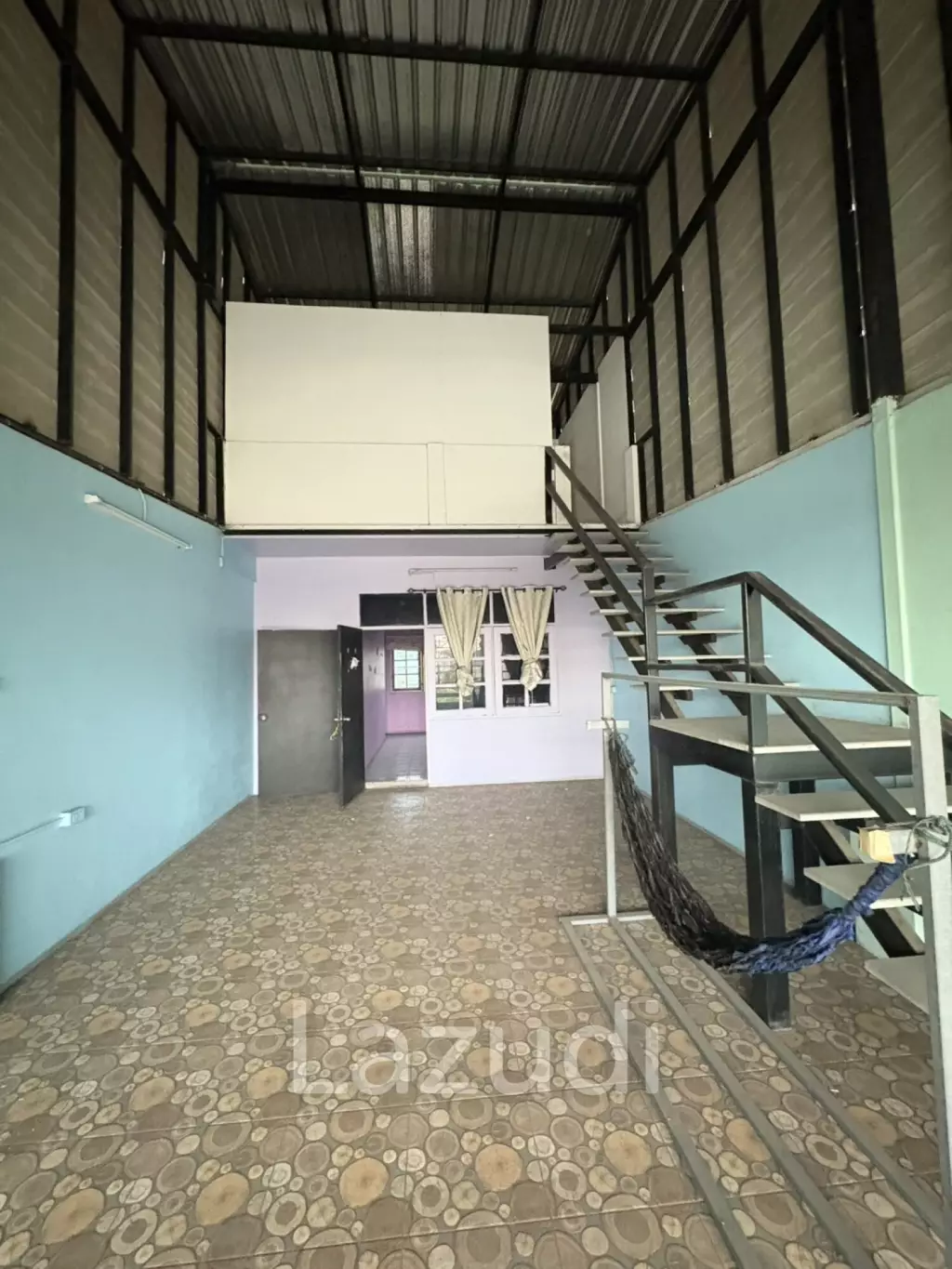 3 Bed 4 Bath 273 SQ.M. Building In Thepprasit