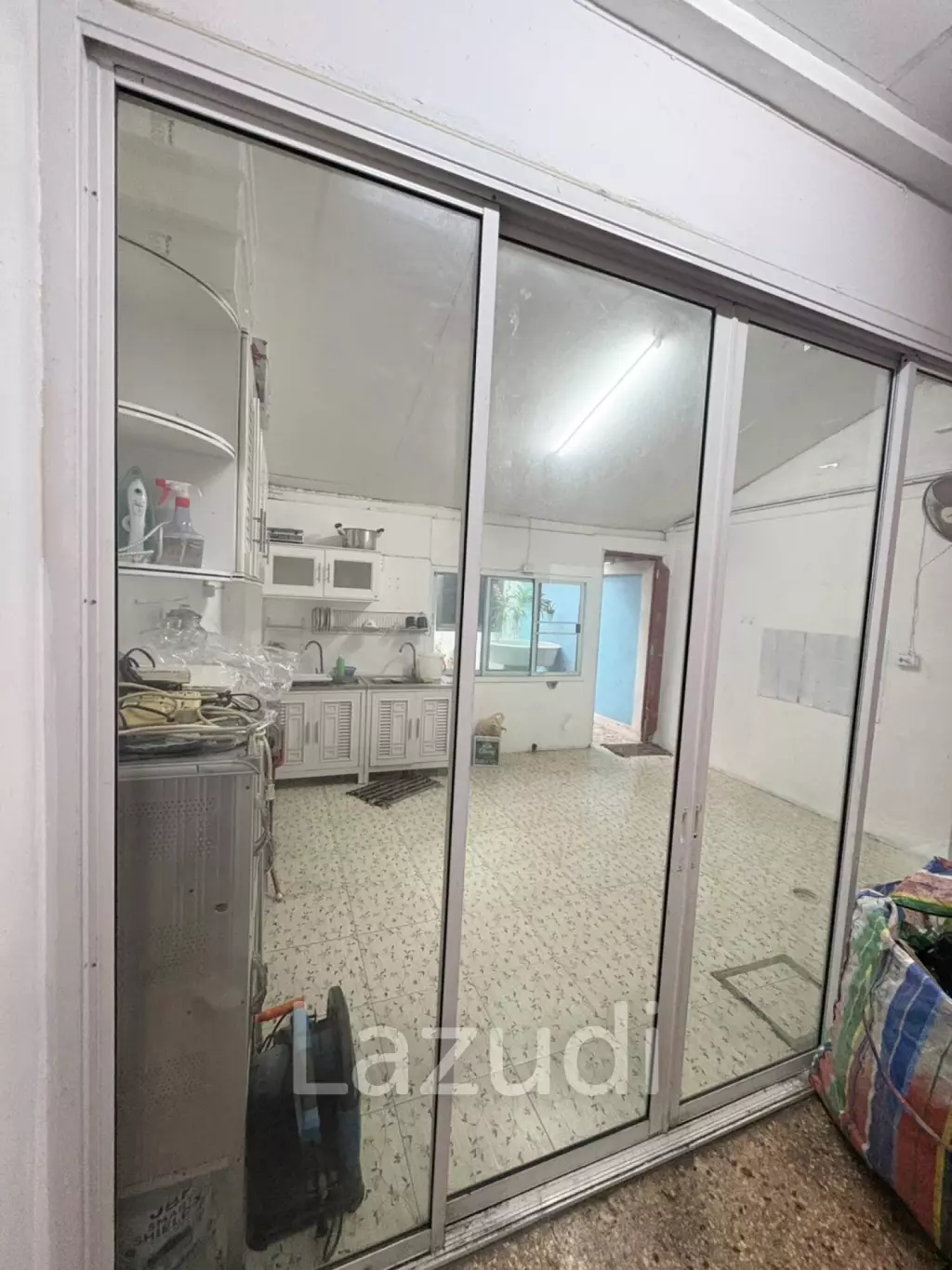 3 Bed 4 Bath 273 SQ.M. Building In Thepprasit