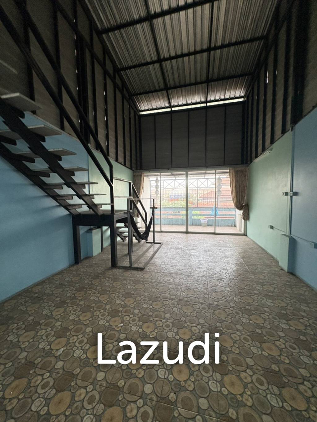 3 Bed 4 Bath 273 SQ.M. Building In Thepprasit
