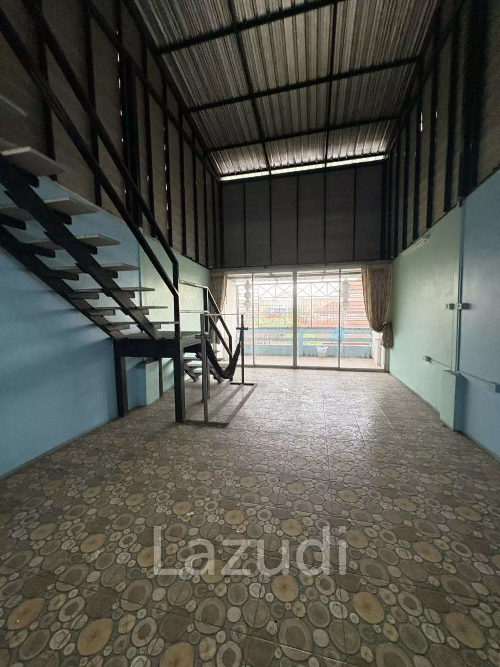 3 Bed 4 Bath 273 SQ.M. Building In Thepprasit