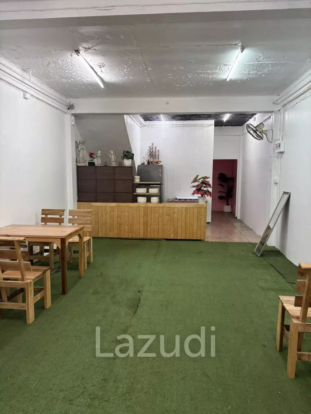 3 Bed 4 Bath 273 SQ.M. Building In Thepprasit