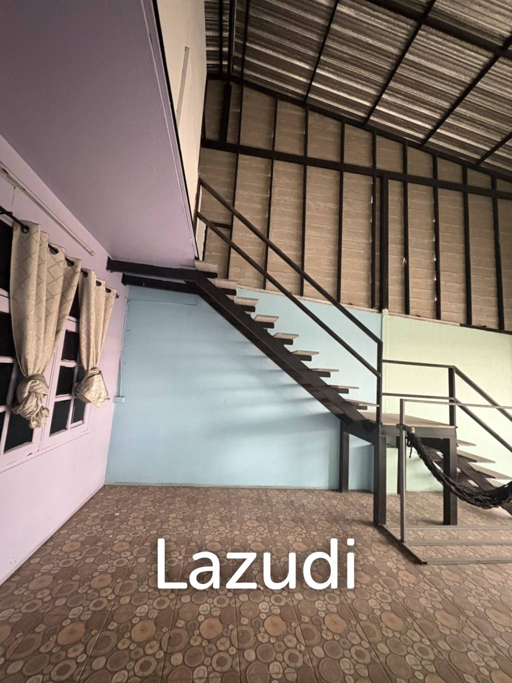 3 Bed 4 Bath 273 SQ.M. Building In Thepprasit