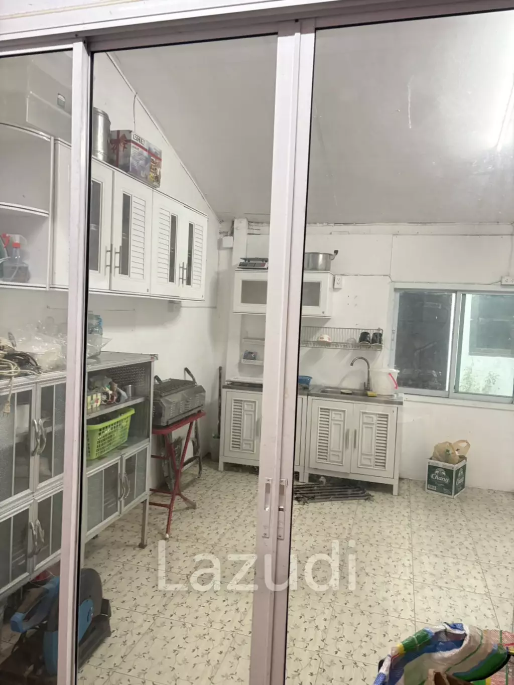3 Bed 4 Bath 273 SQ.M. Building In Thepprasit