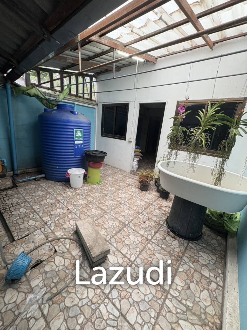 3 Bed 4 Bath 273 SQ.M. Building In Thepprasit