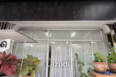 3 Bed 4 Bath 273 SQ.M. Building In Thepprasit