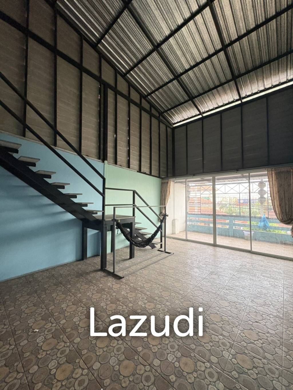 3 Bed 4 Bath 273 SQ.M. Building In Thepprasit