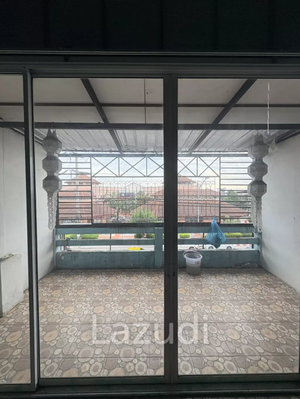 3 Bed 4 Bath 273 SQ.M. Building In Thepprasit